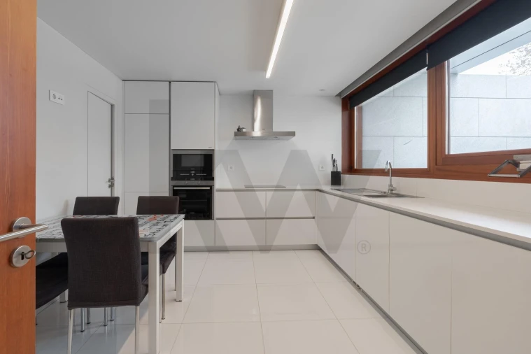 Moradia T4 para Venda em Aldoar, Foz do Douro e Nevogilde Foto 15