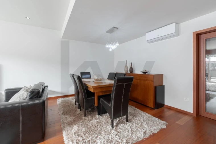 Moradia T4 para Venda em Aldoar, Foz do Douro e Nevogilde Foto 8