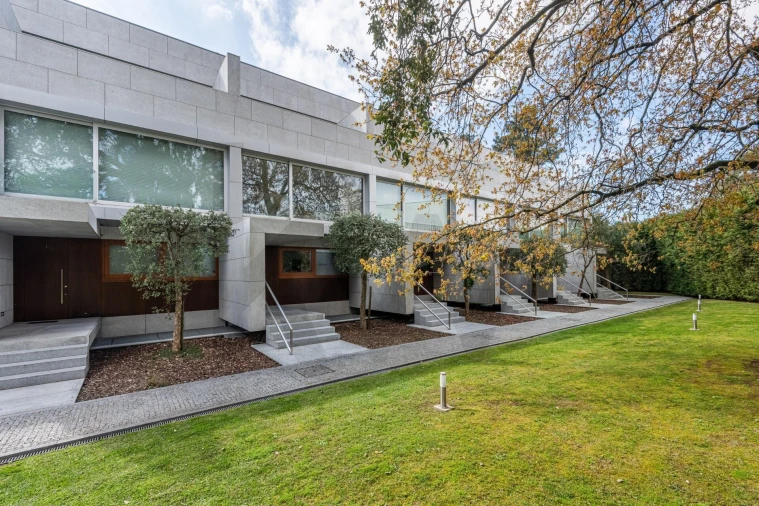 Moradia T4 para Venda em Aldoar, Foz do Douro e Nevogilde Foto 4