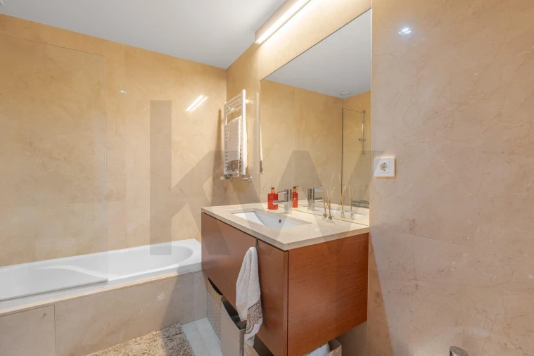 Moradia T4 para Venda em Aldoar, Foz do Douro e Nevogilde Foto 34