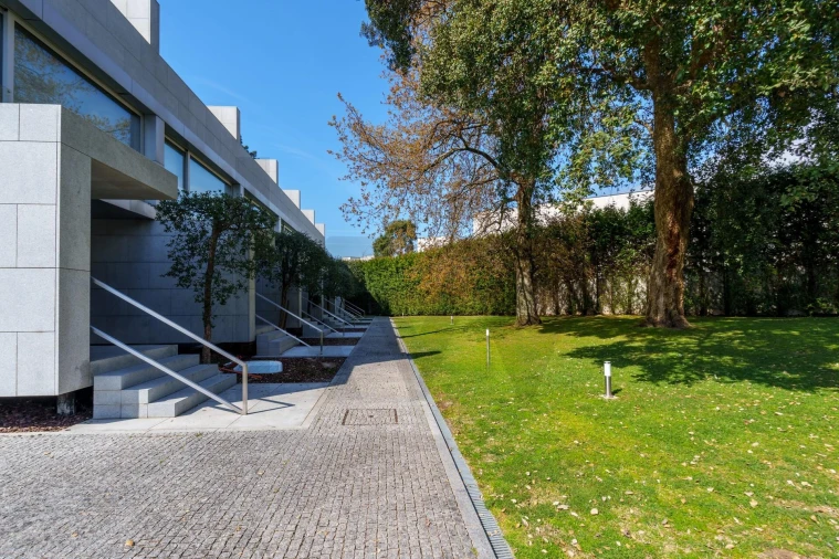 Moradia T4 para Venda em Aldoar, Foz do Douro e Nevogilde Foto 3