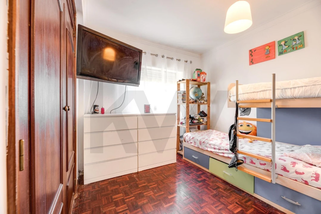 Apartamento T2 para Venda em Porto Salvo Foto 15