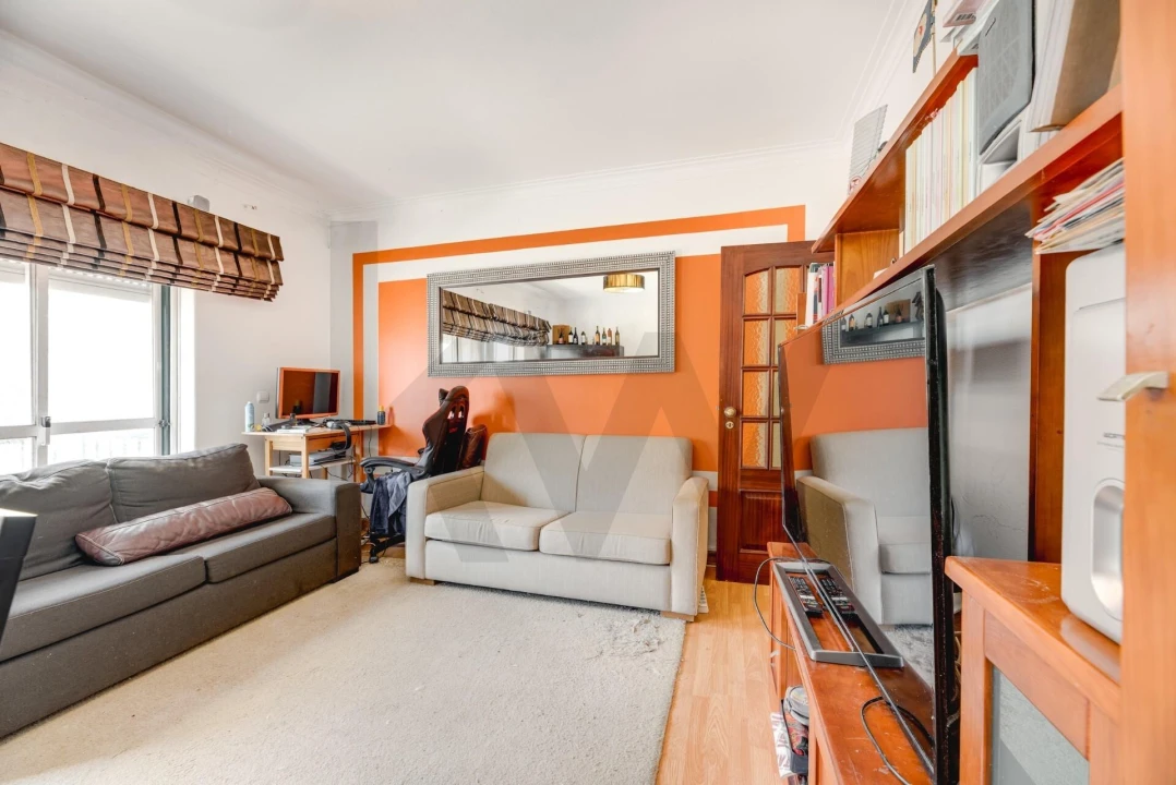 Apartamento T2 para Venda em Porto Salvo Foto 7