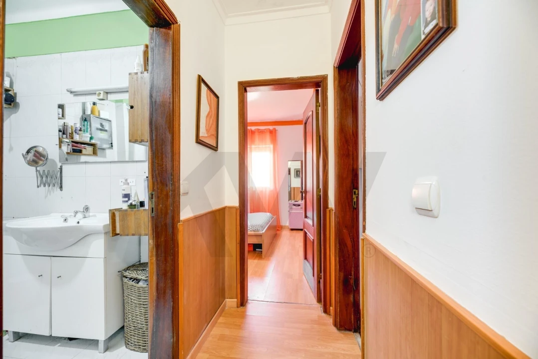 Apartamento T2 para Venda em Porto Salvo Foto 20