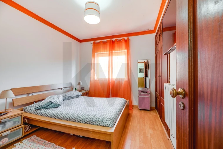 Apartamento T2 para Venda em Porto Salvo Foto 18