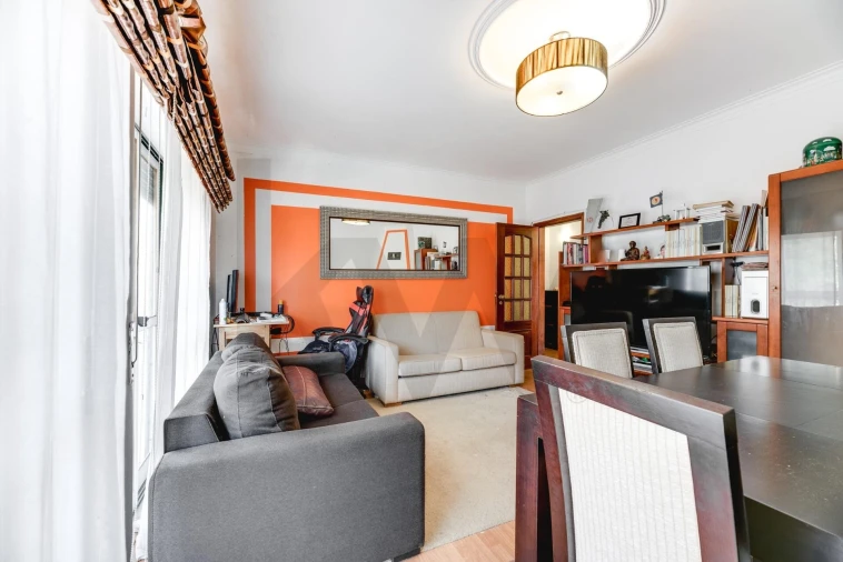 Apartamento T2 para Venda em Porto Salvo Foto 12