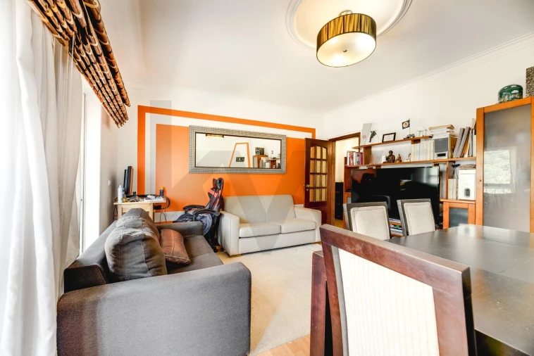 Apartamento T2 para Venda em Porto Salvo Foto 8