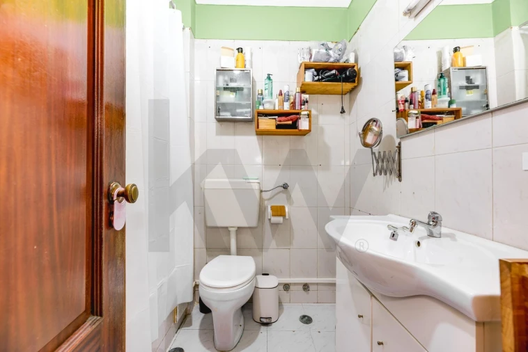 Apartamento T2 para Venda em Porto Salvo Foto 21