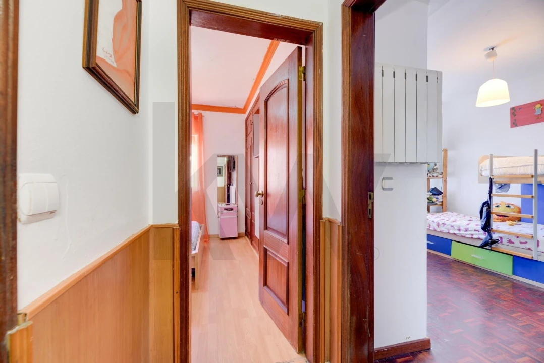 Apartamento T2 para Venda em Porto Salvo Foto 17