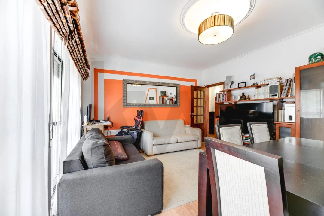 Apartamento T2 para Venda em Porto Salvo Foto 12