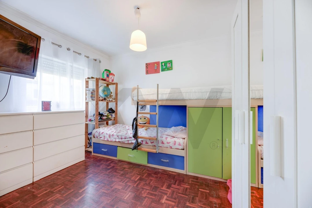 Apartamento T2 para Venda em Porto Salvo Foto 26