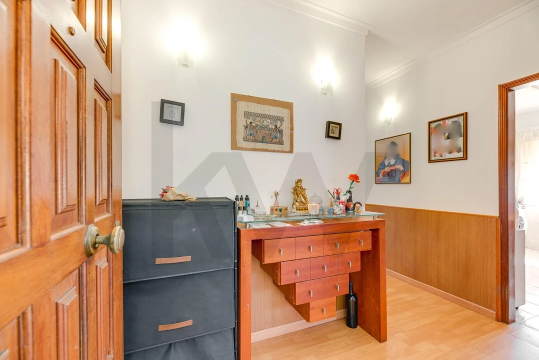 Apartamento T2 para Venda em Porto Salvo Foto 22