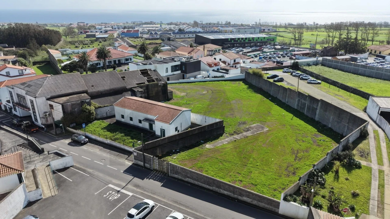 Terreno para Arrendamento em Arrifes Foto 3