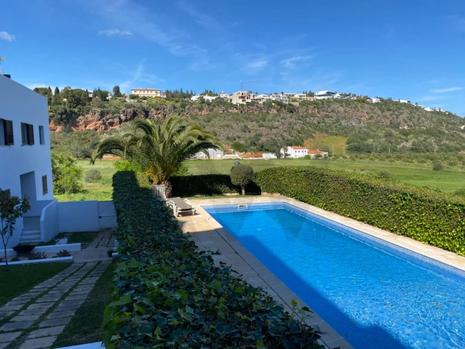 Apartamento T1 para Arrendamento em Albufeira e Olhos de Água