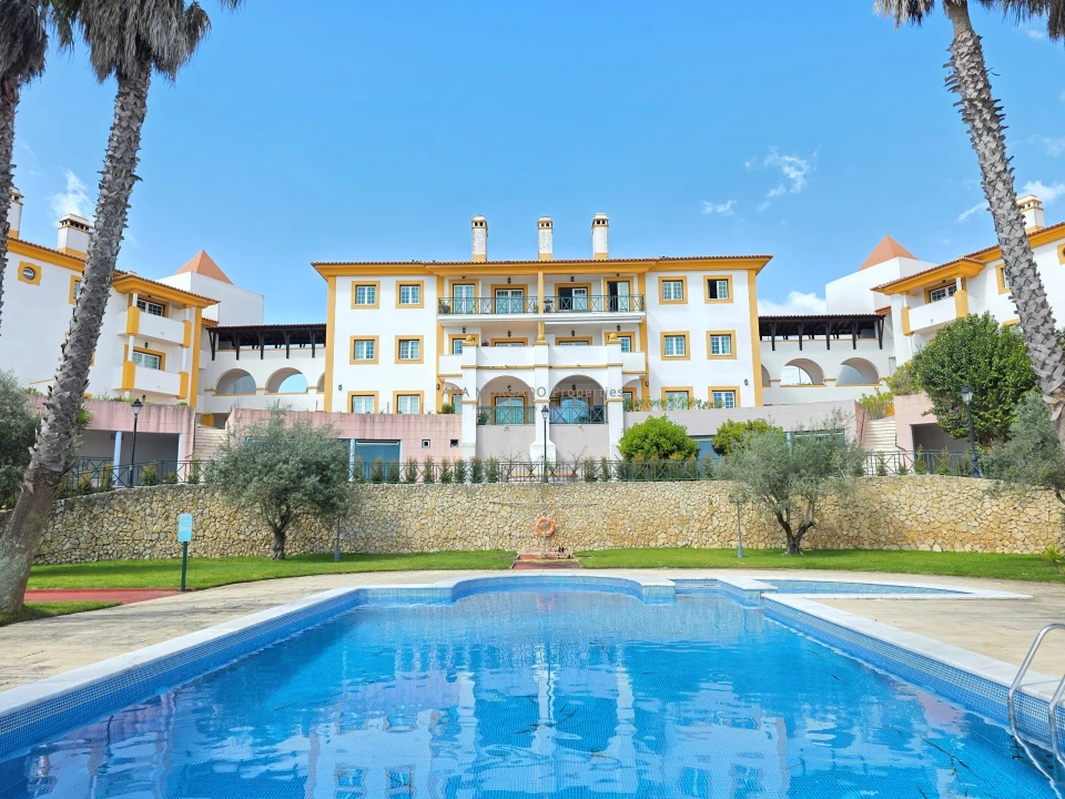 Apartamento T4 para Venda em Agualva e Mira-Sintra Foto 1