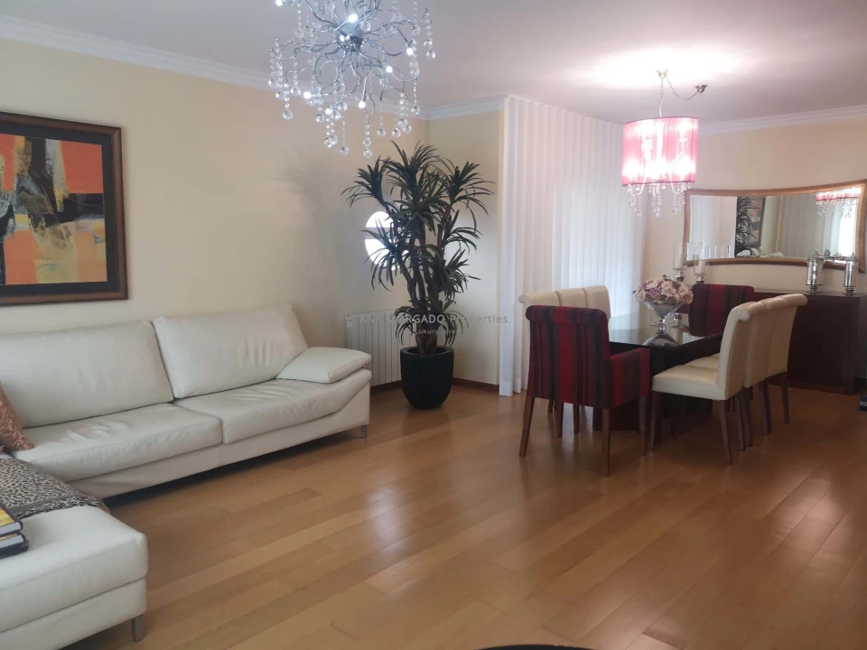 Apartamento T3 para Venda em Agualva e Mira-Sintra Foto 3