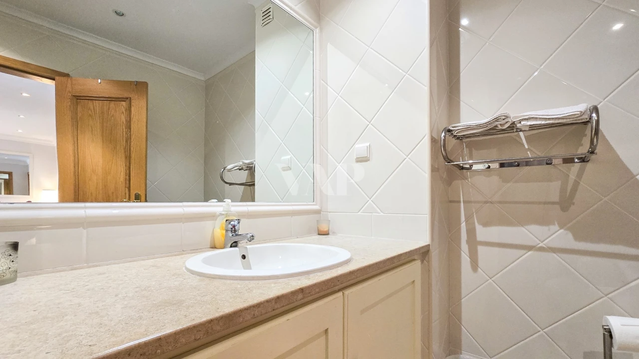 Apartamento T2 para Venda em Quarteira Foto 28