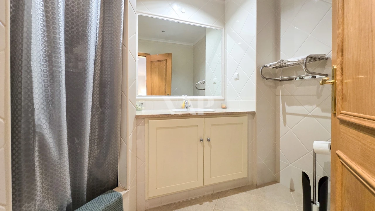 Apartamento T2 para Venda em Quarteira Foto 27