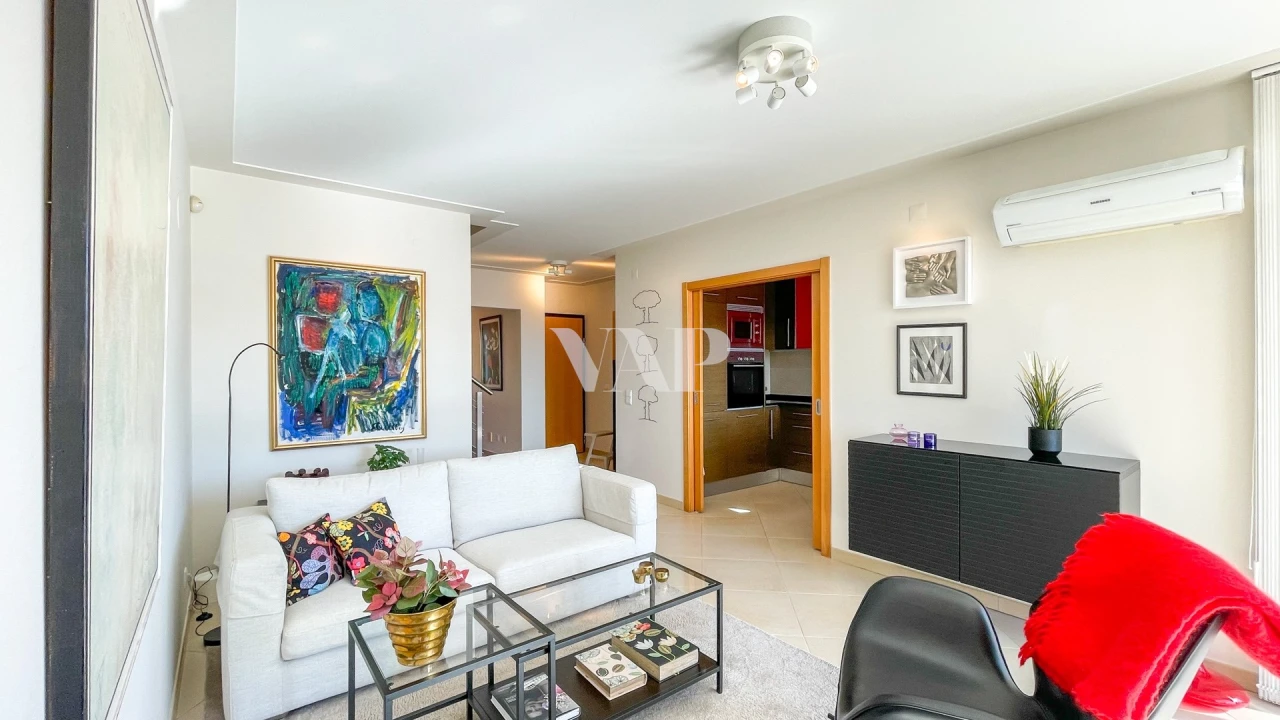 Moradia T4 para Venda em Quarteira Foto 11