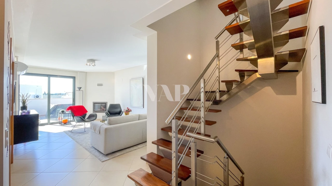 Moradia T4 para Venda em Quarteira Foto 6