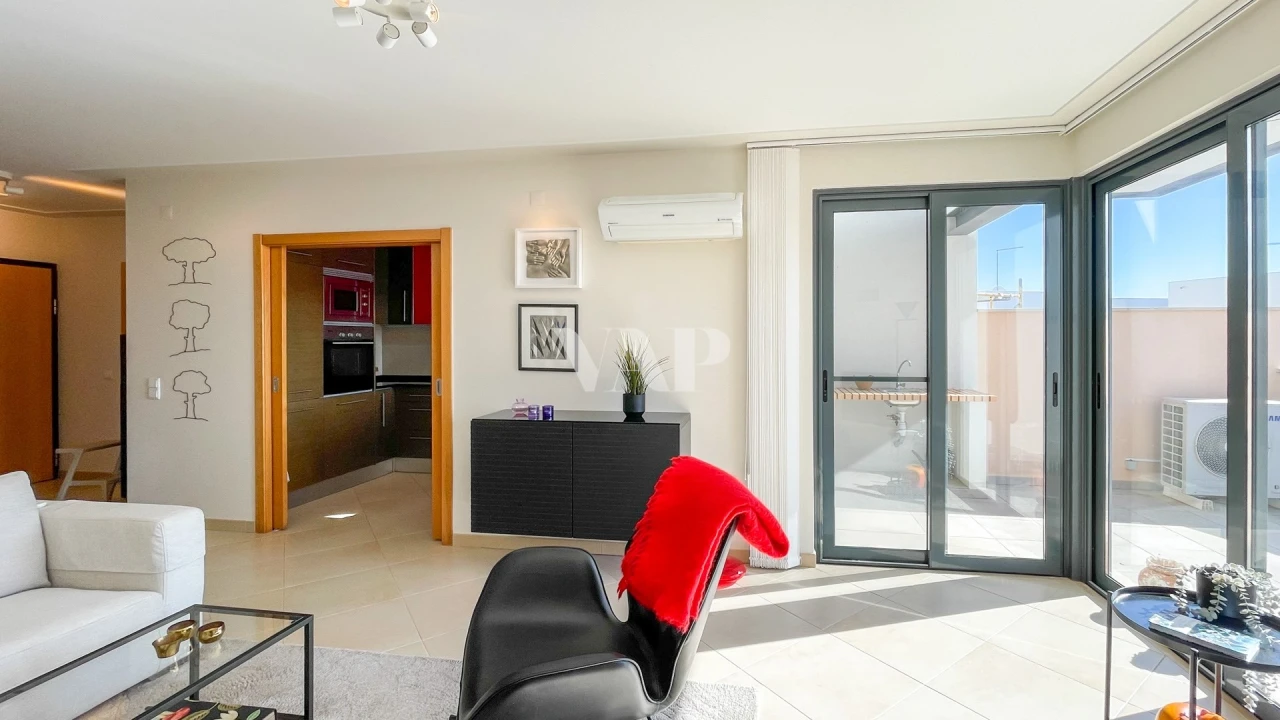 Moradia T4 para Venda em Quarteira Foto 8