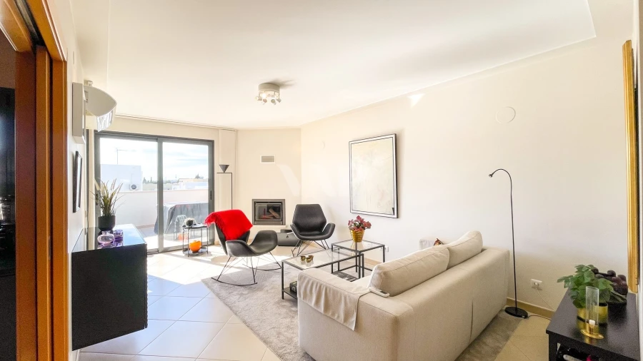 Moradia T4 para Venda em Quarteira Foto 7