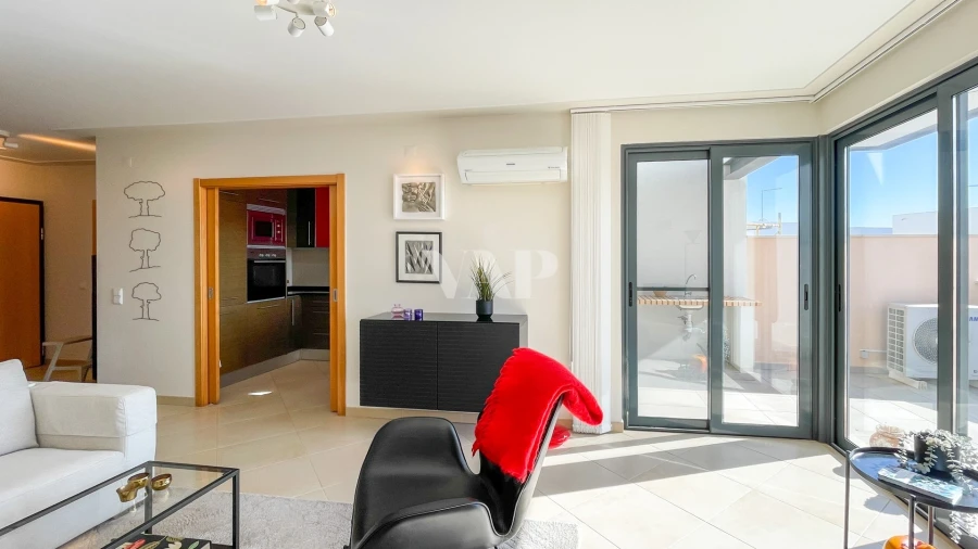 Moradia T4 para Venda em Quarteira Foto 8