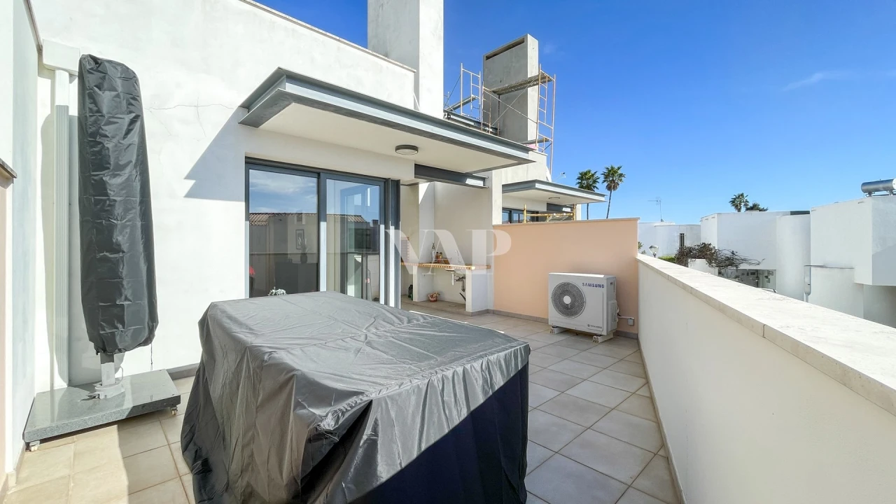 Moradia T4 para Venda em Quarteira Foto 10