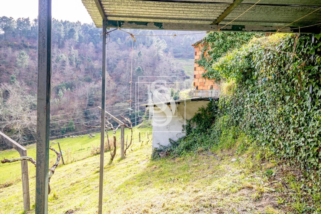 Moradia T3 para Venda em Teixeira e Teixeiró Foto 32