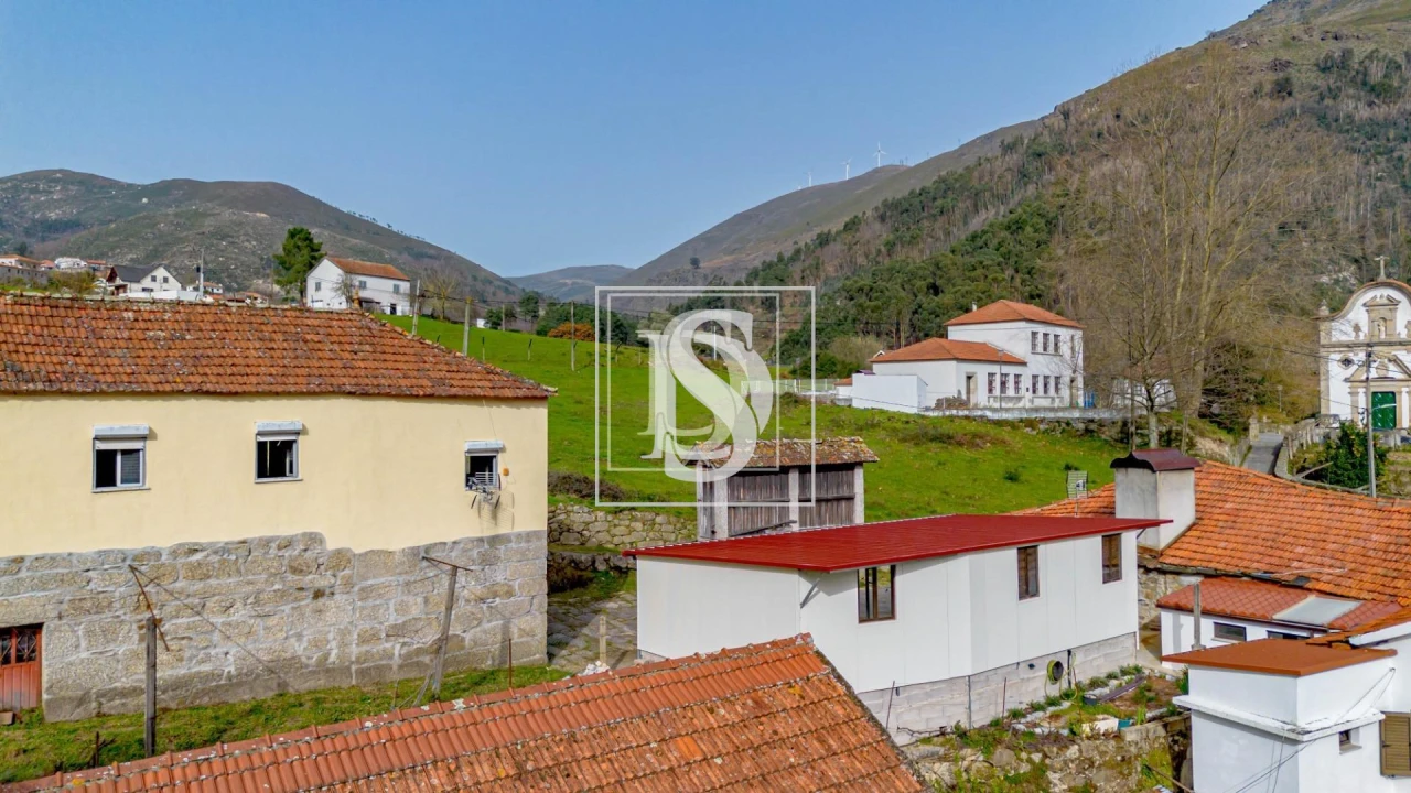 Moradia T3 para Venda em Teixeira e Teixeiró Foto 18