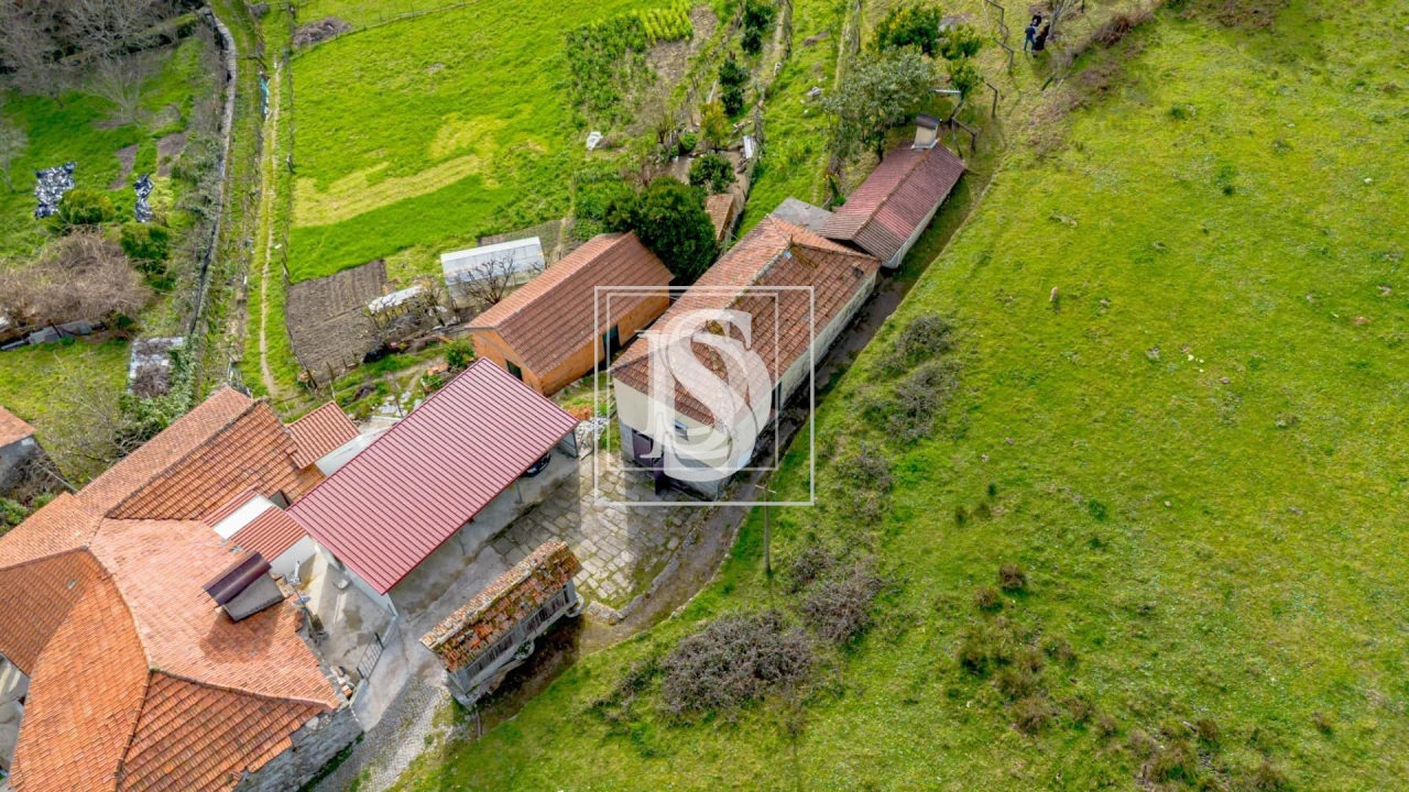 Moradia T3 para Venda em Teixeira e Teixeiró Foto 22