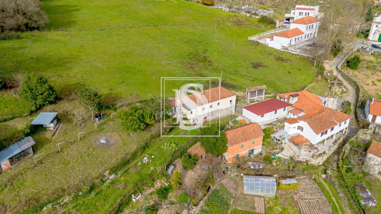 Moradia T3 para Venda em Teixeira e Teixeiró Foto 28