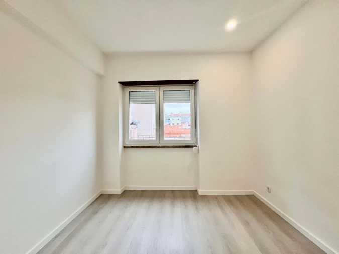 Apartamento T2 para Venda em Agualva e Mira-Sintra Foto 19