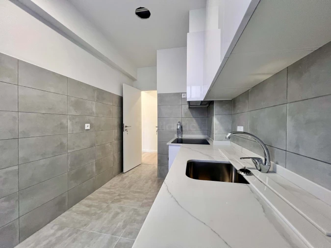 Apartamento T2 para Venda em Agualva e Mira-Sintra Foto 25