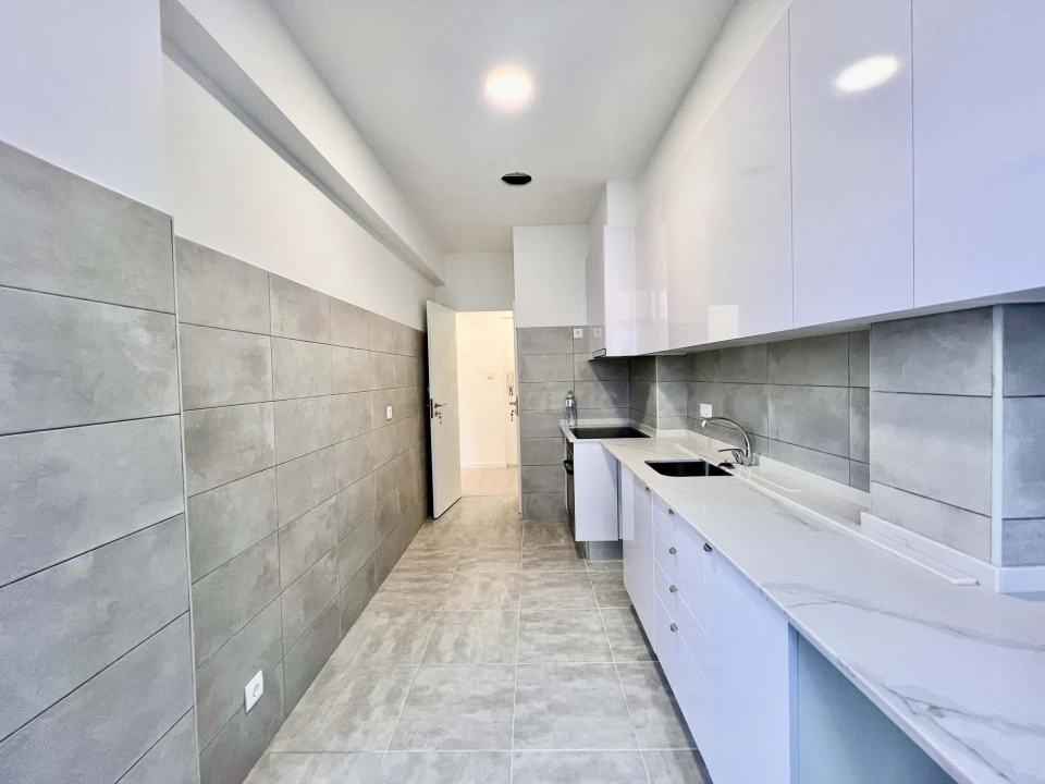 Apartamento T2 para Venda em Agualva e Mira-Sintra Foto 24