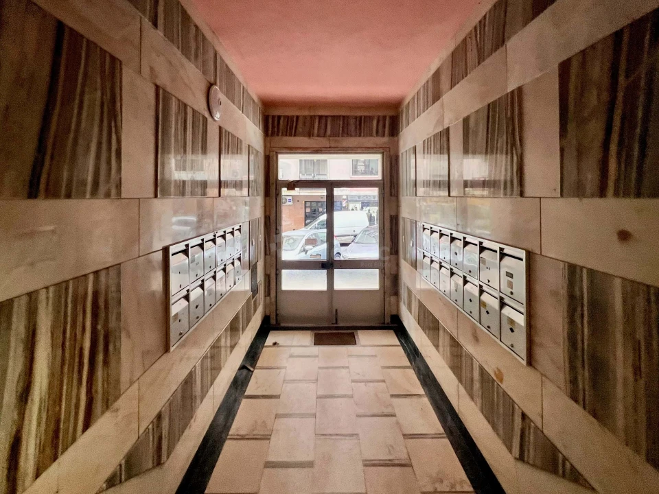 Apartamento T2 para Venda em Agualva e Mira-Sintra Foto 27