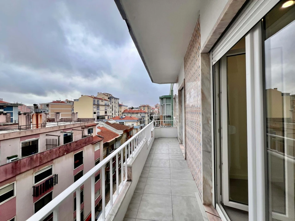 Apartamento T2 para Venda em Agualva e Mira-Sintra Foto 1