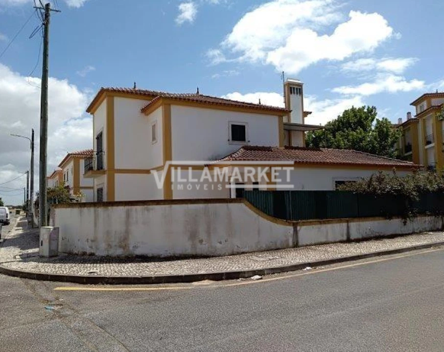 Moradia T3 para Venda em Benavente Foto 24