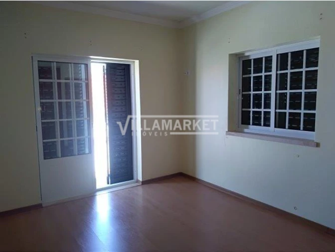 Moradia T3 para Venda em Benavente Foto 9