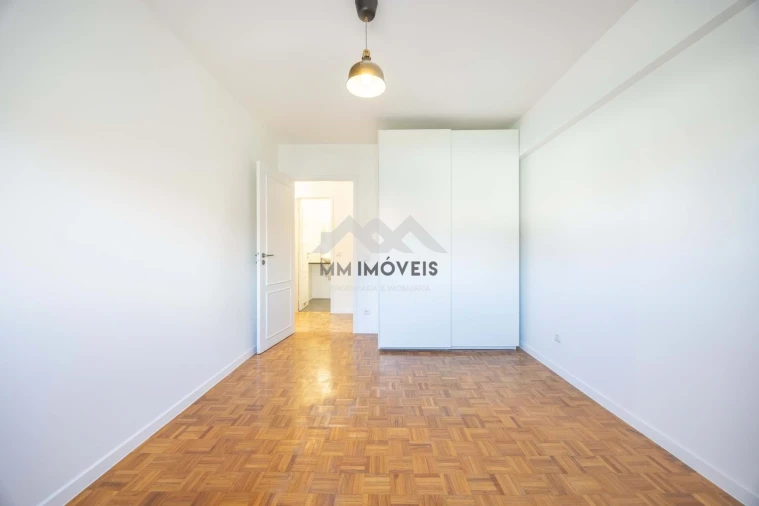 Apartamento T3 para Arrendamento em Aldoar, Foz do Douro e Nevogilde Foto 11