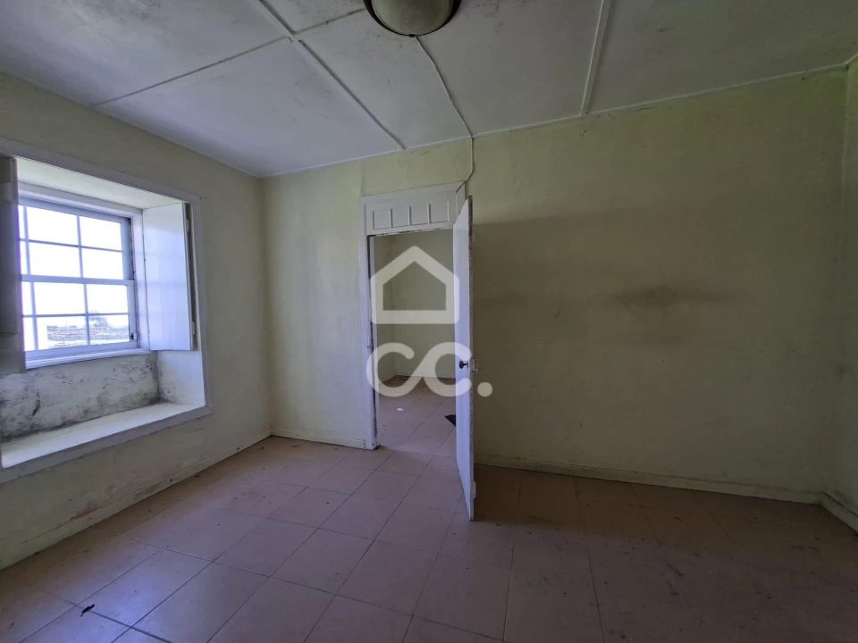 Moradia T2 para Venda em Cinco Ribeiras Foto 9