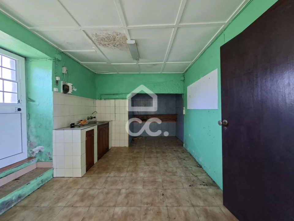 Moradia T2 para Venda em Cinco Ribeiras Foto 6