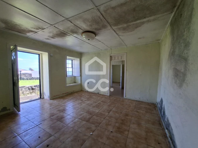 Moradia T2 para Venda em Cinco Ribeiras Foto 7