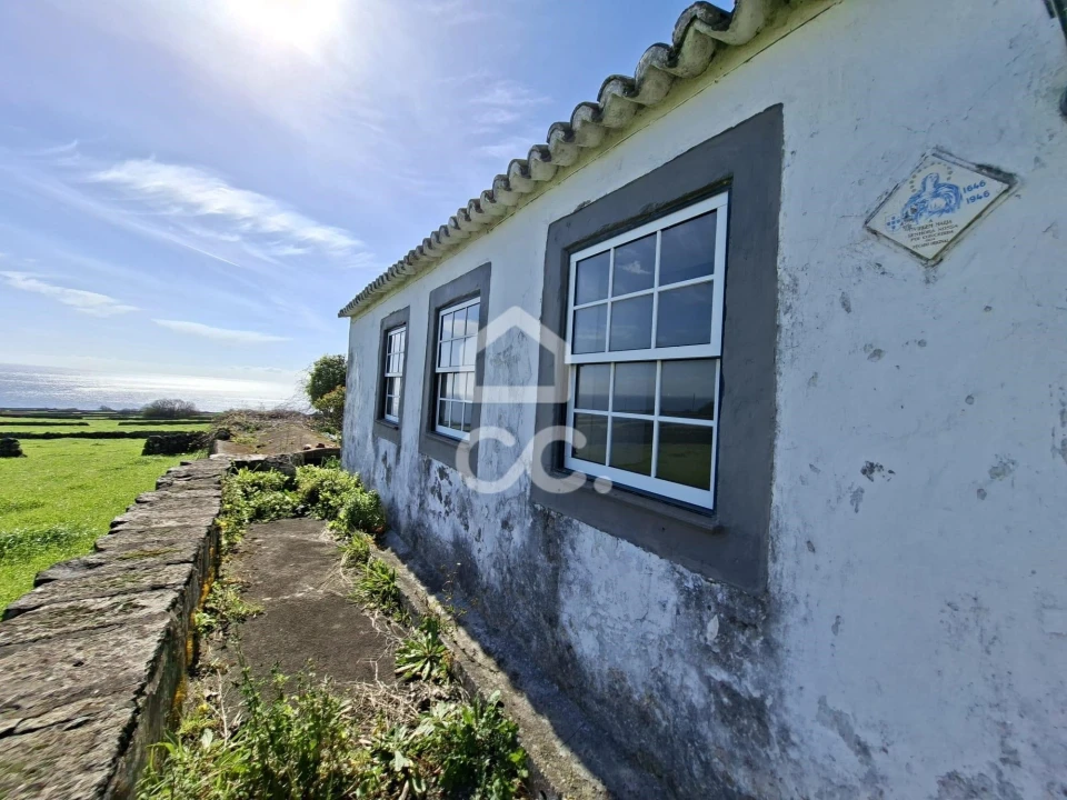 Moradia T2 para Venda em Cinco Ribeiras Foto 5