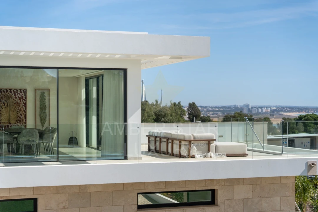 Moradia T4 para Venda em Odiaxere Foto 7