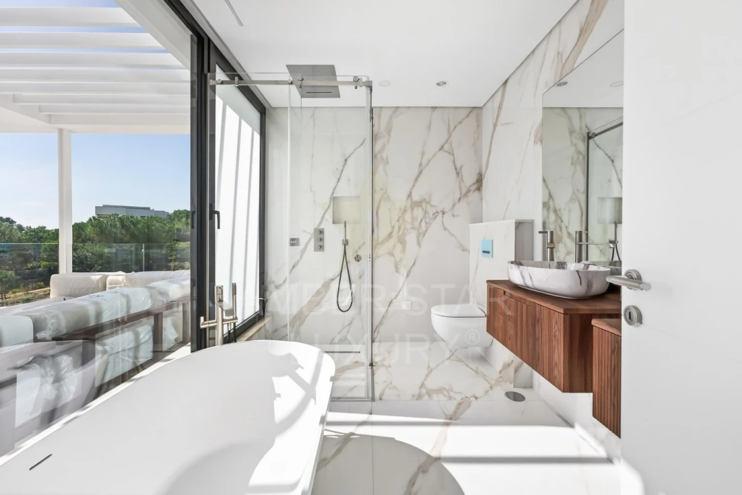 Moradia T4 para Venda em Odiaxere Foto 21