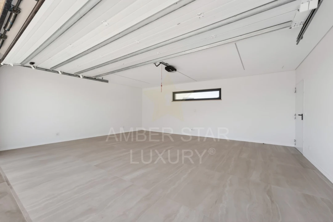 Moradia T4 para Venda em Odiaxere Foto 42