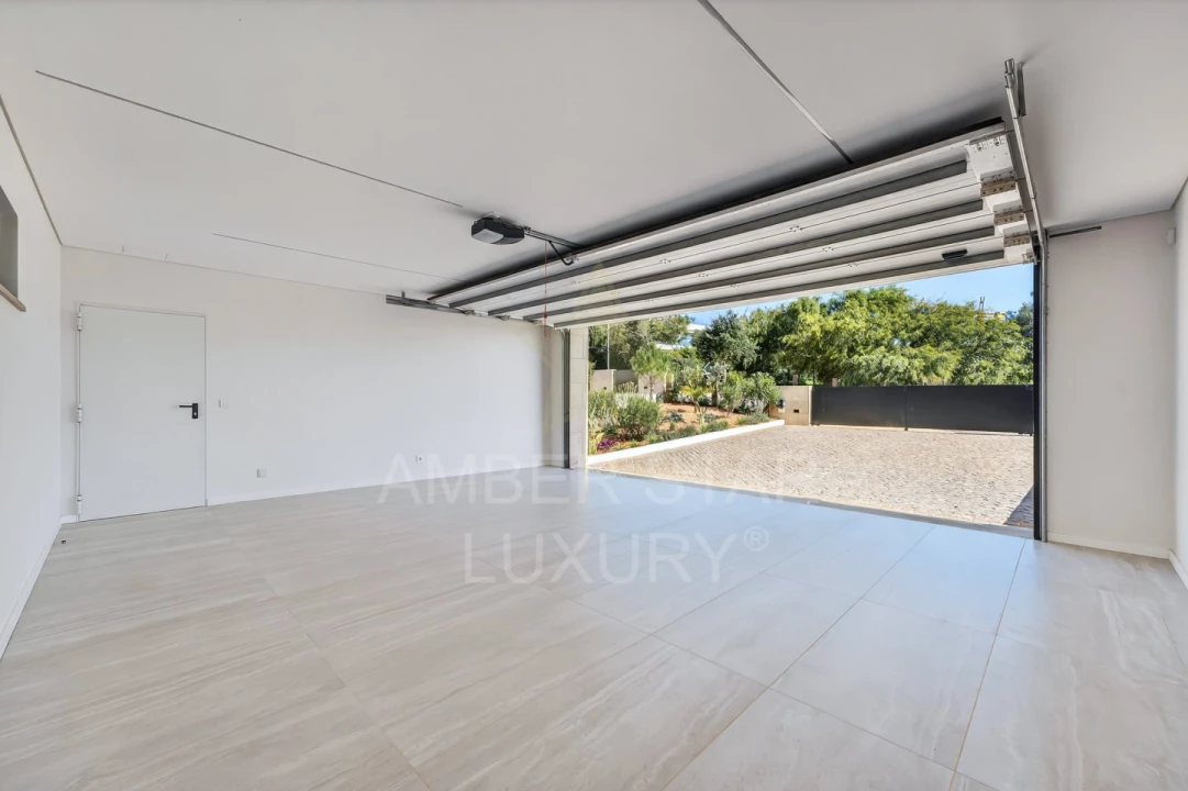 Moradia T4 para Venda em Odiaxere Foto 43