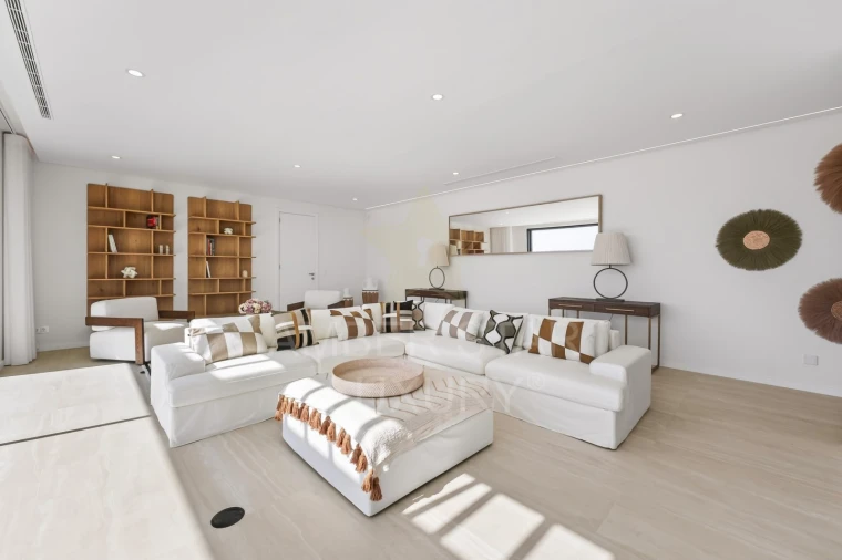 Moradia T4 para Venda em Odiaxere Foto 14