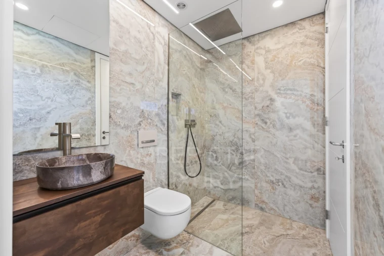 Moradia T4 para Venda em Odiaxere Foto 35